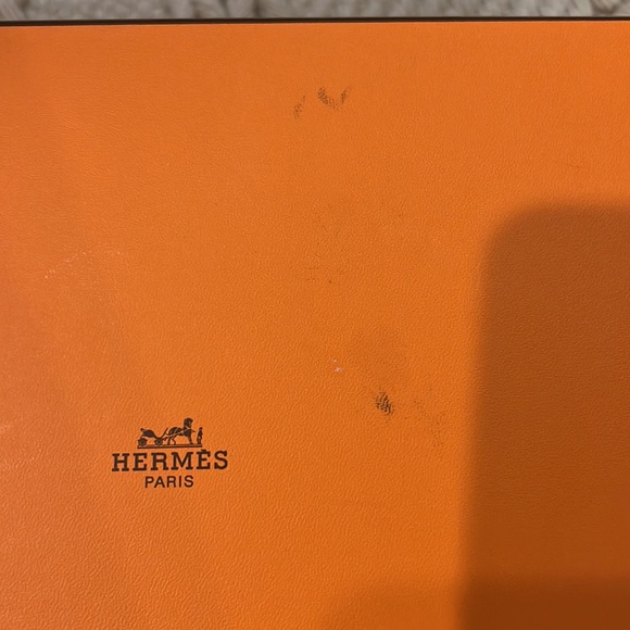 Hermes empty shoe box with ribbon - Picture 2 of 5
